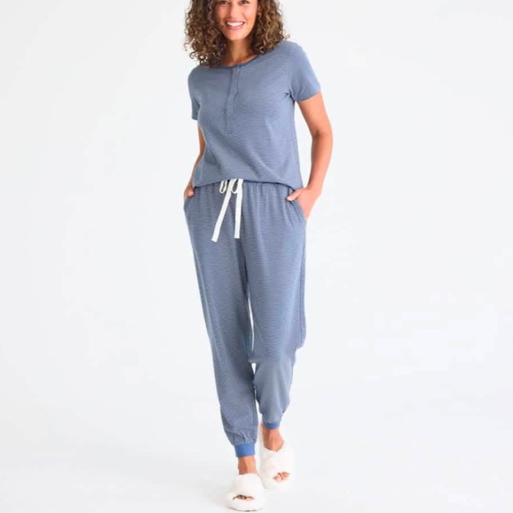 Magnetic Me navy skinny stripe women's CloudStretch™ Jogger Set
